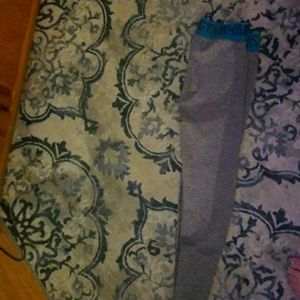 Gym shark leggings